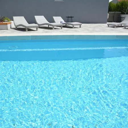 アパート Black&beauty ザダル