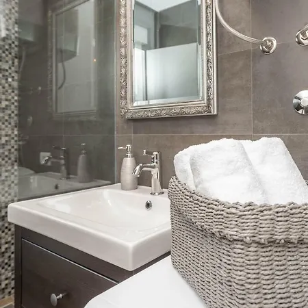 Black&beauty Apartment